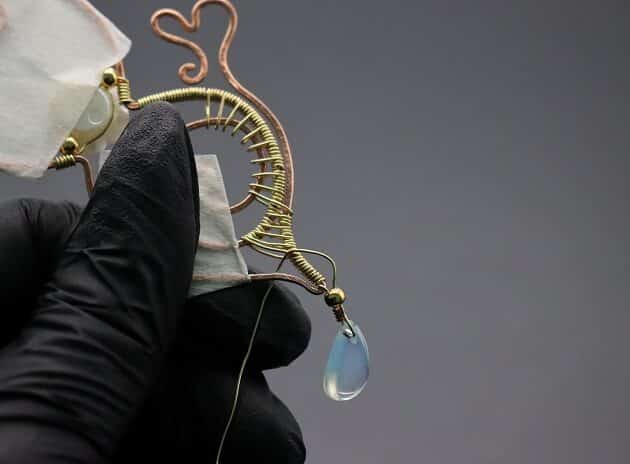 Wire-Wrapping Gold Woven Hammered Wire Cat Pendant Tutorial 54