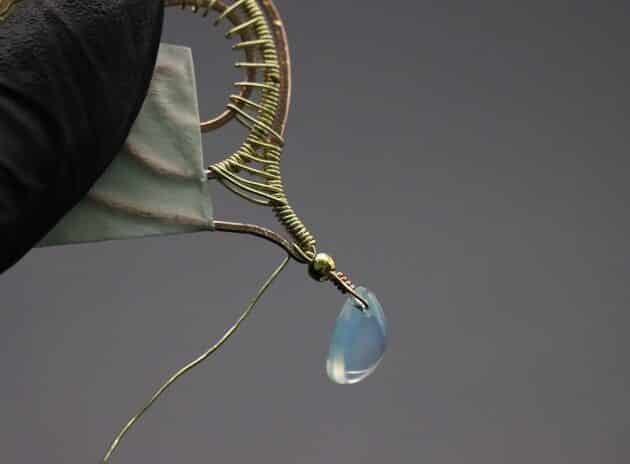 Wire-Wrapping Gold Woven Hammered Wire Cat Pendant Tutorial 55