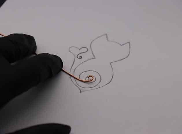 Wire-Wrapping Gold Woven Hammered Wire Cat Pendant Tutorial 6