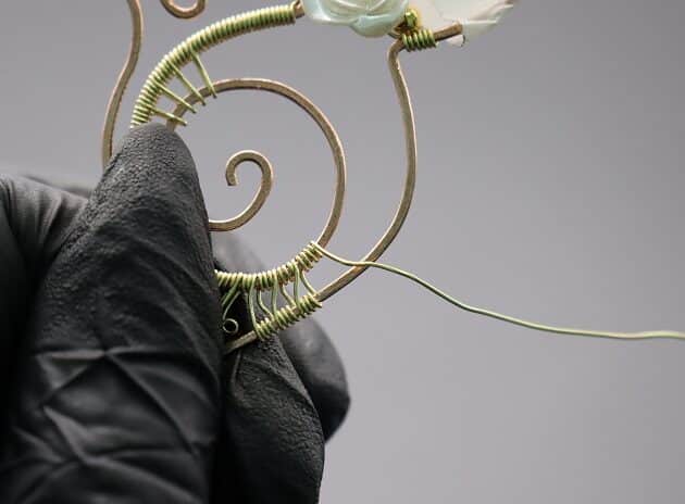 Wire-Wrapping Gold Woven Hammered Wire Cat Pendant Tutorial 65