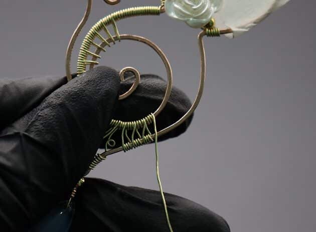 Wire-Wrapping Gold Woven Hammered Wire Cat Pendant Tutorial 66
