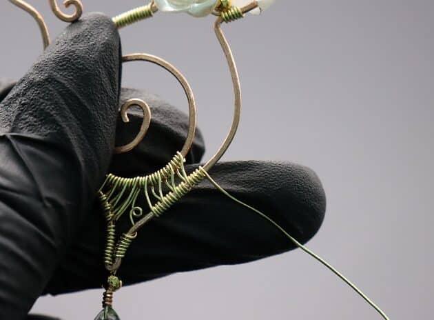 Wire-Wrapping Gold Woven Hammered Wire Cat Pendant Tutorial 67