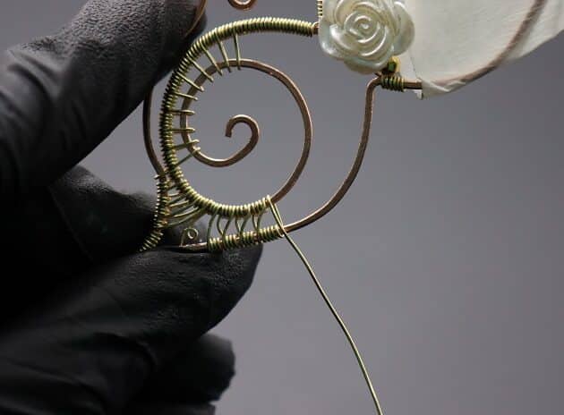 Wire-Wrapping Gold Woven Hammered Wire Cat Pendant Tutorial 68