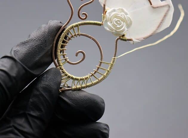 Wire-Wrapping Gold Woven Hammered Wire Cat Pendant Tutorial 69