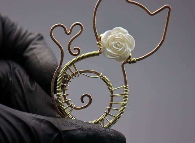Wire-Wrapping Gold Woven Hammered Wire Cat Pendant Tutorial 73