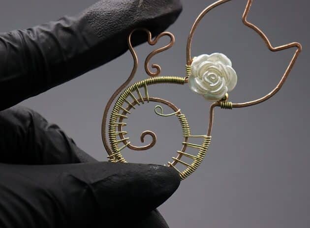 Wire-Wrapping Gold Woven Hammered Wire Cat Pendant Tutorial 74