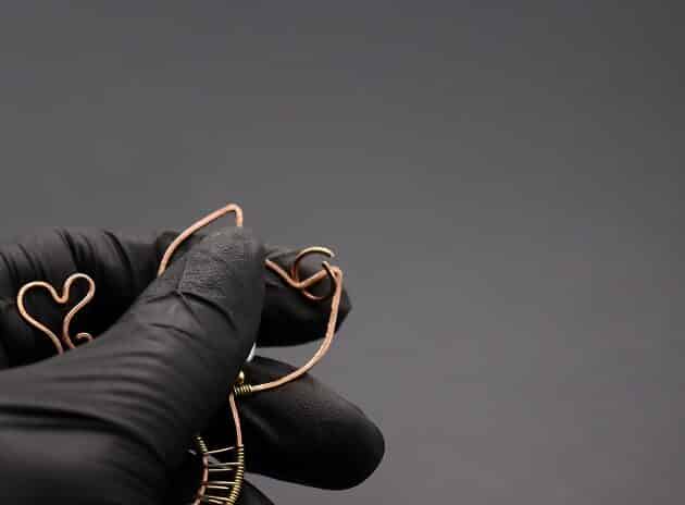 Wire-Wrapping Gold Woven Hammered Wire Cat Pendant Tutorial 79