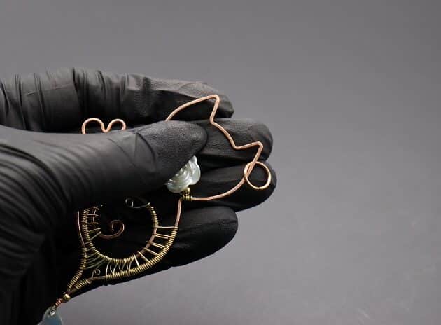 Wire-Wrapping Gold Woven Hammered Wire Cat Pendant Tutorial 81
