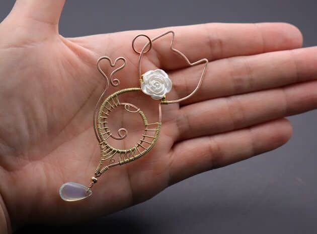 Wire-Wrapping Gold Woven Hammered Wire Cat Pendant Tutorial 83