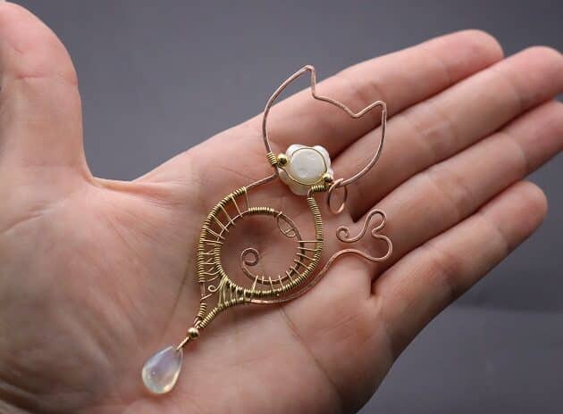 Wire-Wrapping Gold Woven Hammered Wire Cat Pendant Tutorial 84