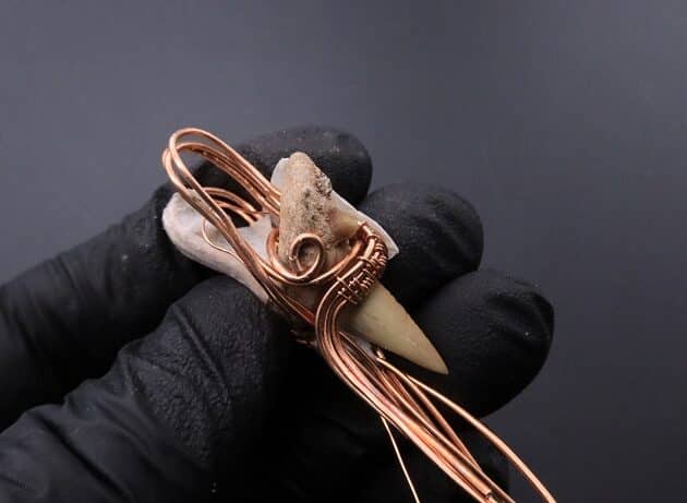 Wire-Wrapping Shark Tooth With Diamond Weave Bail Pendant Tutorial 33