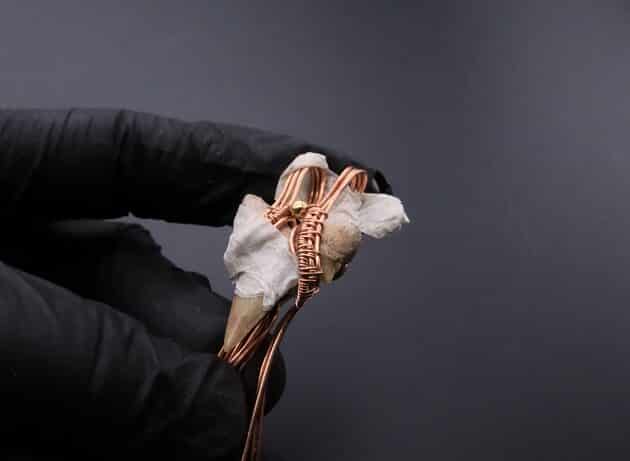 Wire-Wrapping Shark Tooth With Diamond Weave Bail Pendant Tutorial 40