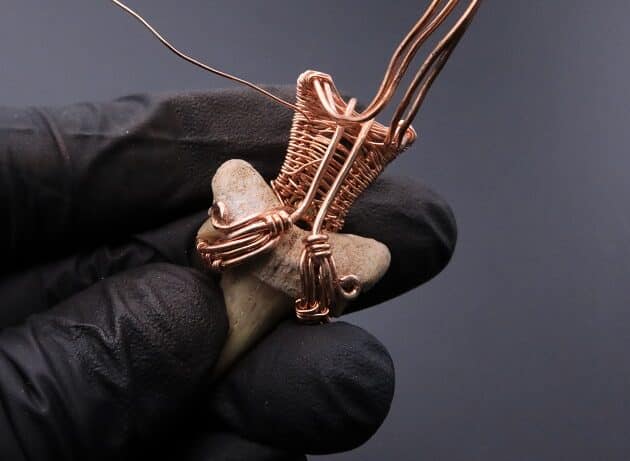 Wire-Wrapping Shark Tooth With Diamond Weave Bail Pendant Tutorial 65