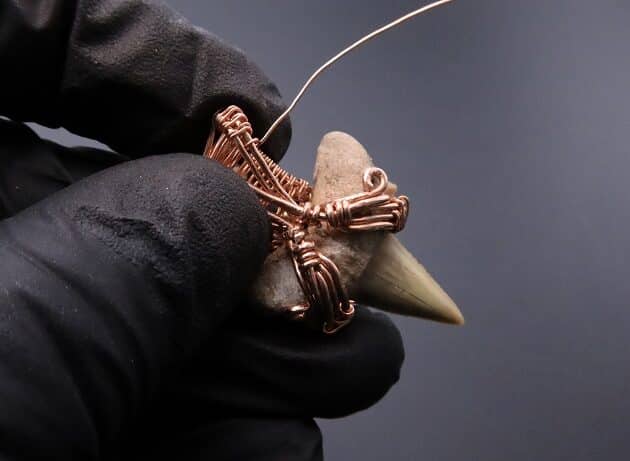 Wire-Wrapping Shark Tooth With Diamond Weave Bail Pendant Tutorial 69