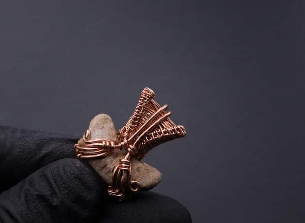 Wire-Wrapping Shark Tooth With Diamond Weave Bail Pendant Tutorial 70