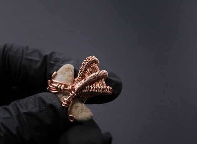Wire-Wrapping Shark Tooth With Diamond Weave Bail Pendant Tutorial 75