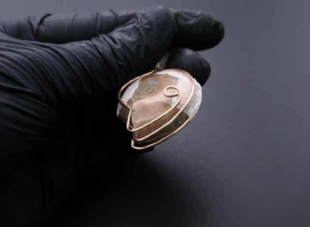 Wire-Wrapping Ammonite Shell Coiled Coil Copper Pendant Tutorial 16