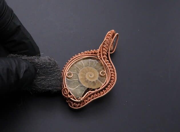 Wire-Wrapping Ammonite Shell Coiled Coil Copper Pendant Tutorial 82