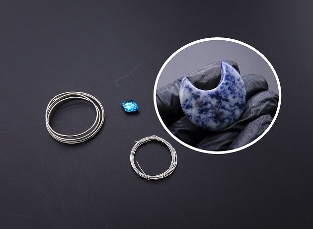 Wire-Wrapping Blue Molly Moon Silver Woven Pendant Tutorial 1