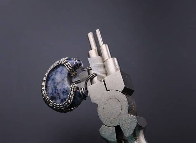 Wire-Wrapping Blue Molly Moon Silver Woven Pendant Tutorial 40