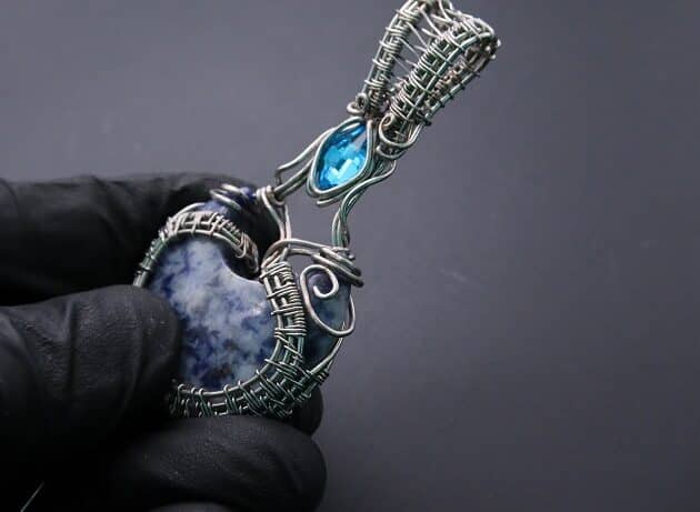 Wire-Wrapping Blue Molly Moon Silver Woven Pendant Tutorial 81