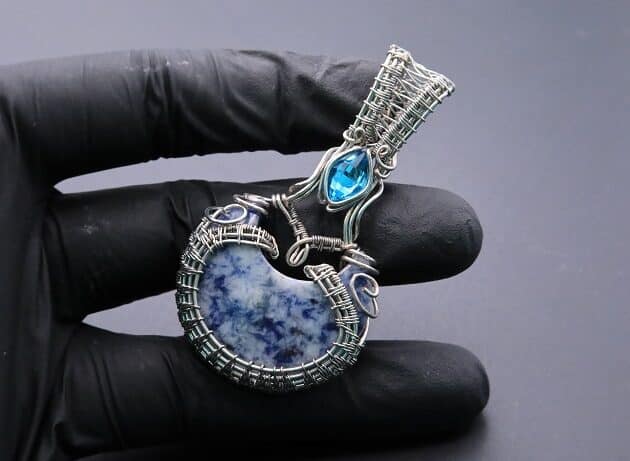 Wire-Wrapping Blue Molly Moon Silver Woven Pendant Tutorial 86