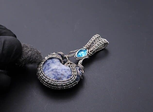 Wire-Wrapping Blue Molly Moon Silver Woven Pendant Tutorial 87