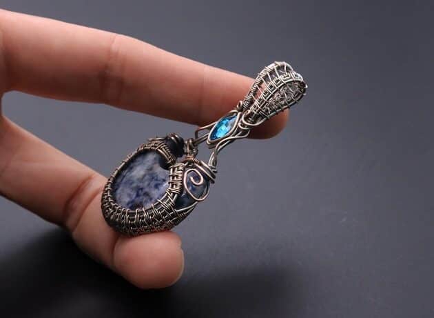 Wire-Wrapping Blue Molly Moon Silver Woven Pendant Tutorial 90