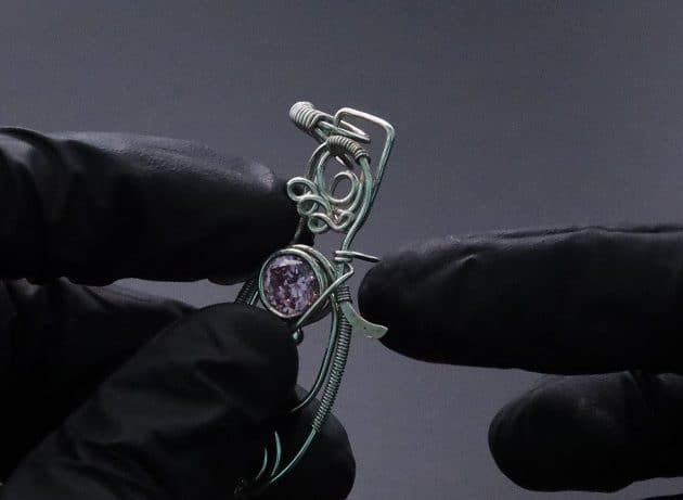 Wire-Wrapping Abstract Penguin Pink Diamond Pendant Tutorial 104