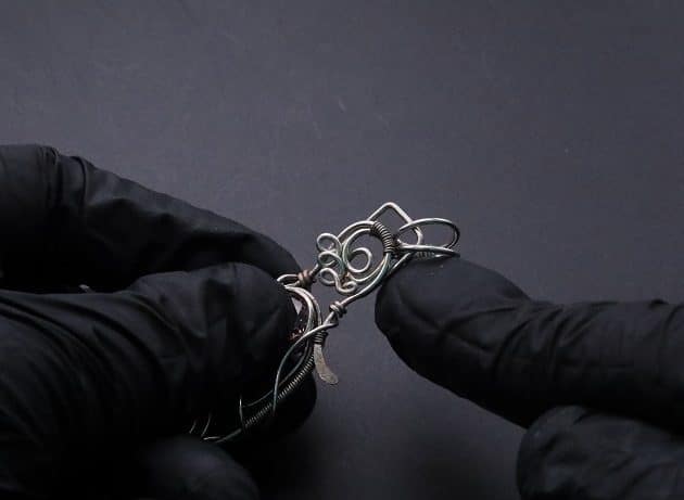 Wire-Wrapping Abstract Penguin Pink Diamond Pendant Tutorial 116