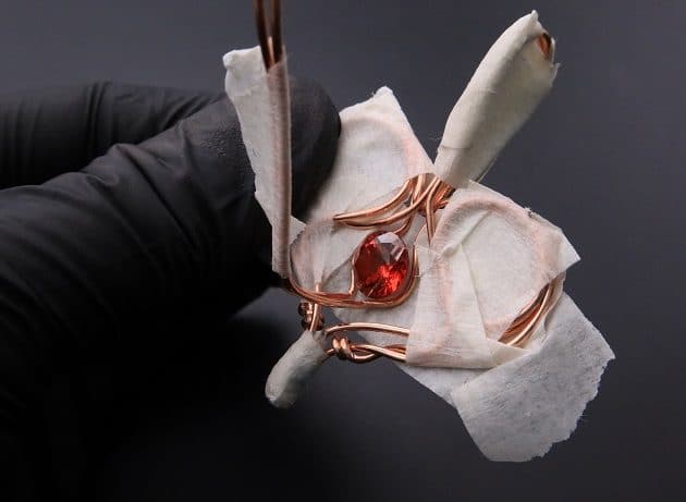 Wire-Wrapping Precious Red Spark In Wire Heart Pendant Tutorial 45