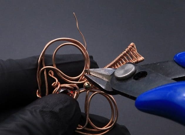 Wire-Wrapping Precious Red Spark In Wire Heart Pendant Tutorial 81