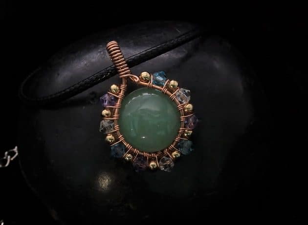 Wire-Wrapping Green Jade Cabochon With Crystal Beads Pendant Tutorial 0