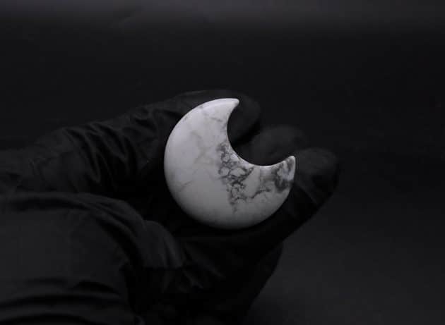 Wire-Wrapping Rooted White Howlite Crystal Moon Pendant Tutorial 2