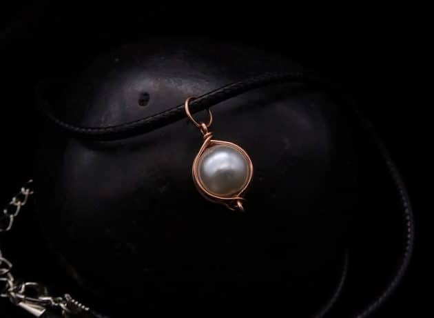 Wire-Wrapping Stylish Single Pearl Necklace Pendant Tutorial 0