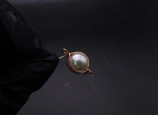 Wire-Wrapping Stylish Single Pearl Necklace Pendant Tutorial 37