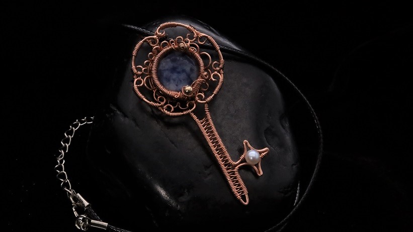 Wire-Wrapping Sodalite Copper Floral Key Pendant Tutorial