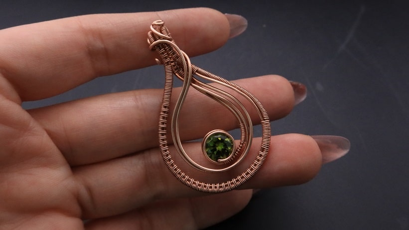 Wire-Wrapping Round Cut Peridot In Swirly Teardrop Pendant Tutorial